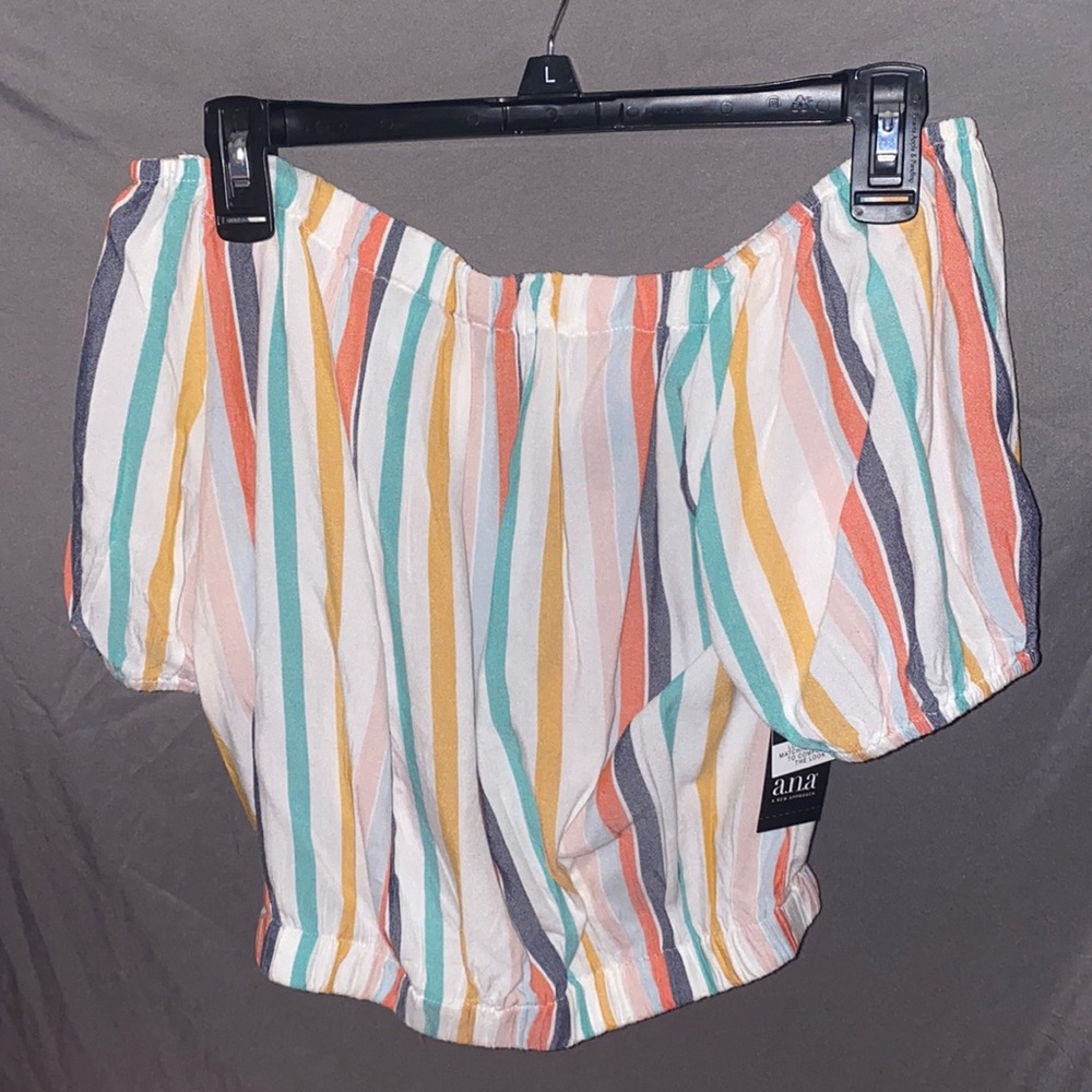 ✨Brand New✨ Off The Shoulder Strip Top
